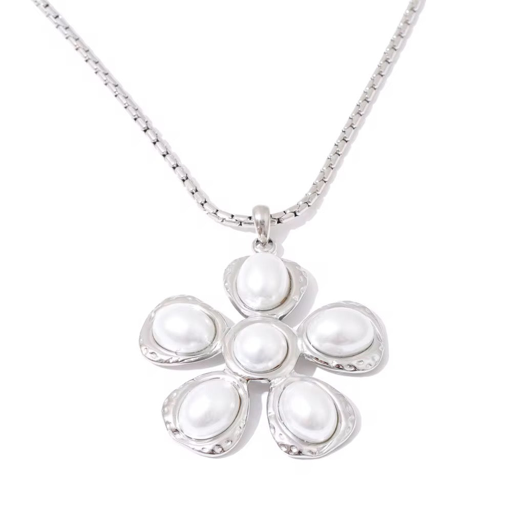 Floral Pearl Necklaces