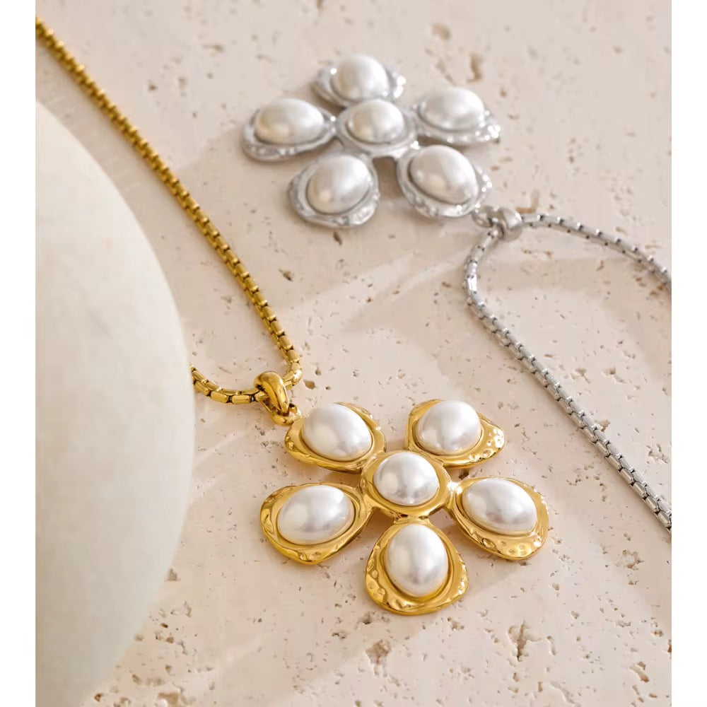 Floral Pearl Necklaces